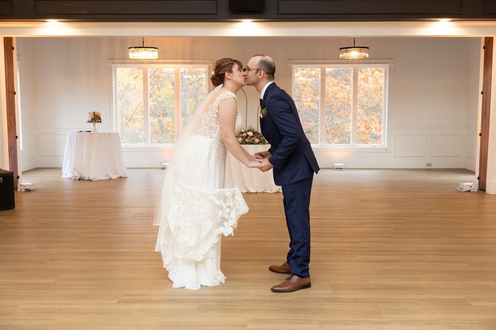 The Dancing Feeling Logo