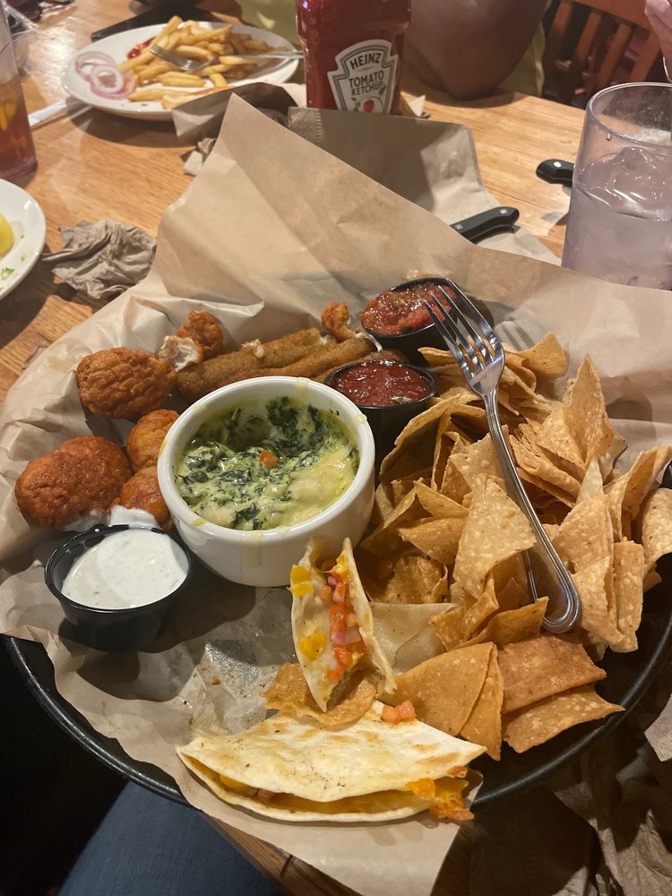 Social spots from Applebee's Grill + Bar