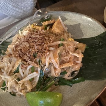 La ong - Pad Thai noodles - Thai Near Me - Beverly Hills, California La ong - Pad Thai noodles - Thai Near Me - Beverly Hills, California