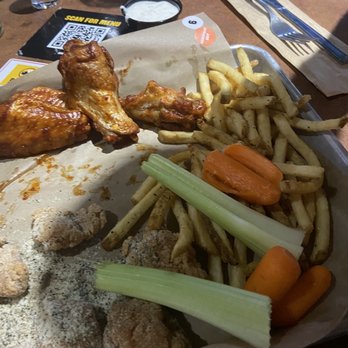 Buffalo Wild Wings - Chicken Wings Near Me - Lakewood, Colorado