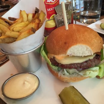Thrill Grill - Yes the burger looked amazing on the outside but the inside was raw. Then I got a new one, same story.  Fries were delish! - Burgers Near Me - Haarlem, New Hampshire