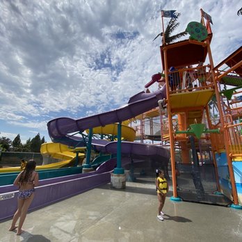 Six Flags Hurricane Harbor - Water Parks Near Me - Concord, California