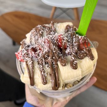 Coco Bowlz - a banana split with chocolate and strawberries - Juice Bars & Smoothies Near Me - Boiling Springs, South Carolina