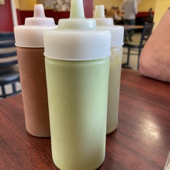 Tacos El Rey - Thinned out guac sauce in a squeeze bottle is the best thing I've ever seen in a taco joint - Mexican Near Me - Caldwell, Idaho