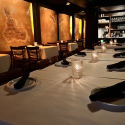 Carmine's Restaurant - Interior