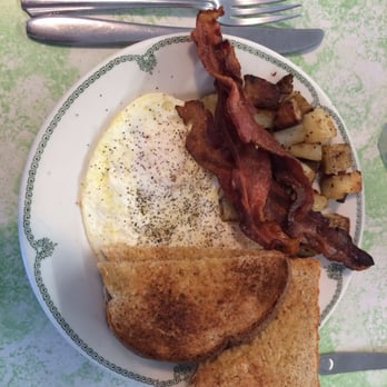 Townshend Dam Diner - If you don't eff up my over medium eggs I automatically like you. - Diners Near Me - West Townshend, Vermont