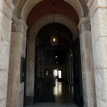 ELOREA - Entry hallway - Perfume Near Me - Los Angeles, California
