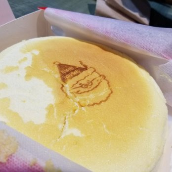 Uncle Tetsu's Japanese Cheesecake - Pacific Mall - Uncle Tetsu's original signature cake. - Bakeries Near Me - Markham, Ontario
