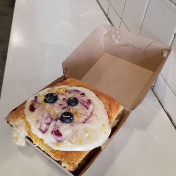 Cinnies - Blueberry Lemon cinnamon roll - Bakeries Near Me - Los Angeles, California