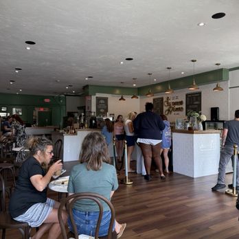 Summer House cafe - Beautiful decor - Cafes Near Me - Hyannis, Massachusetts Summer House cafe - Beautiful decor - Cafes Near Me - Hyannis, Massachusetts