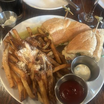 Barrel & Crow - Grilled Chicken Sandwich - Southern Near Me - Bethesda, Maryland