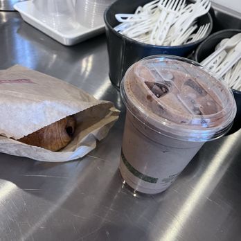 SIGNAL Coffee Roasters - Mexican Mocha and Chocolate Croissant - Coffee & Tea Near Me - Alameda, California SIGNAL Coffee Roasters - Mexican Mocha and Chocolate Croissant - Coffee & Tea Near Me - Alameda, California