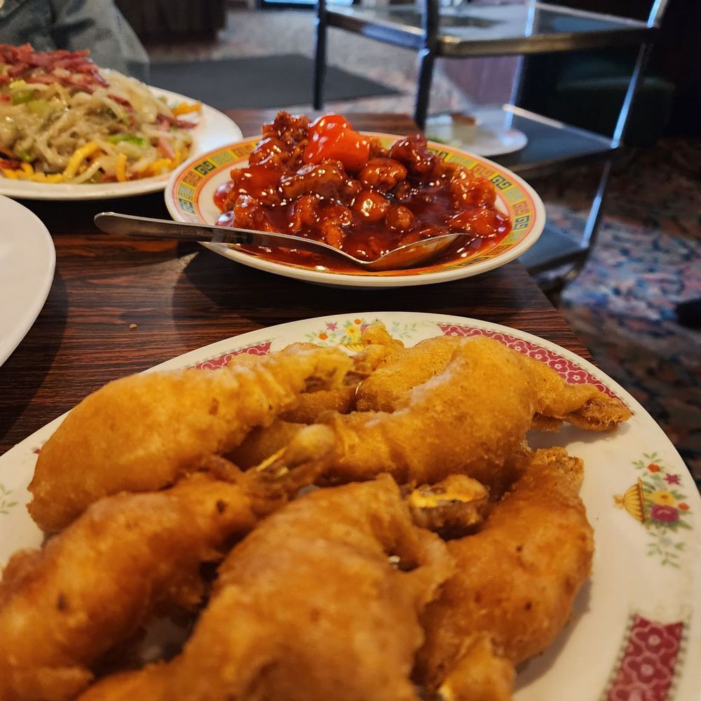 Lee's Canton Restaurant - Fried prawns and sweet n sour pork! - Chinese Near Me - Yuba City, California Lee's Canton Restaurant - Fried prawns and sweet n sour pork! - Chinese Near Me - Yuba City, California