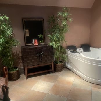 Contour Day Spa - Gorgeous room - Nail Salons Near Me - Plantation, Florida Contour Day Spa - Gorgeous room - Nail Salons Near Me - Plantation, Florida