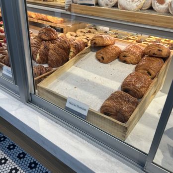 Paris Baguette - Bakeries Near Me - Chicago, Illinois