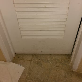 Club Comanche - Filthy door that needs to be scrubbed. Also not exactly great for privacy in the bathroom - Hotels Near Me - Christiansted, Virgin Islands Club Comanche - Filthy door that needs to be scrubbed. Also not exactly great for privacy in the bathroom - Hotels Near Me - Christiansted, Virgin Islands