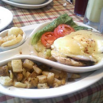 Le Peep Restaurant - American Near Me - Evanston, Illinois