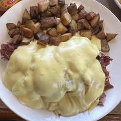 Riffle Cafe - Corn beef Benny