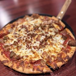 Rosati's Pizza Pub Authentic Chicago Pizza - 12" Meat Mania pizza.