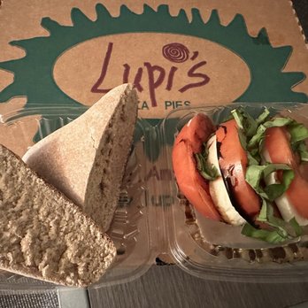 Lupi's Pizza Pies - Caprese salad and bread - Pizza Near Me - Chattanooga, Tennessee