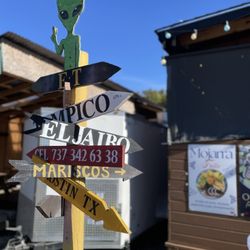 El Jaibo Seafood & Grill - Outside