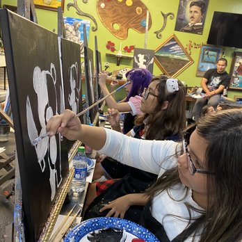 Memo's Canvas - We got to pick out picture - Paint & Sip Near Me - Montclair, California