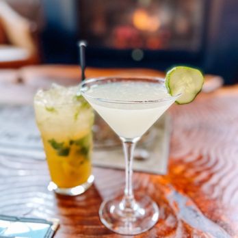 Beardslee Public House - Cucumber Martini and passion fruit mojito - Breweries Near Me - Bothell, Washington