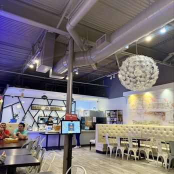 Mango Mango Dessert - Inside - Desserts Near Me - Plano, Texas