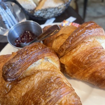 Le Lutèce - Croissant - French Near Me - Paris, 75