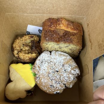 Jane The Bakery - 6 items per box but they charged me total 14 items in the receipt - Bakeries Near Me - San Francisco, California