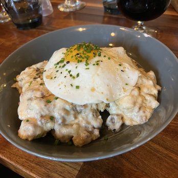 Gralehaus - Biscuits and gravy - Beer Bar Near Me - Louisville, Kentucky Gralehaus - Biscuits and gravy - Beer Bar Near Me - Louisville, Kentucky