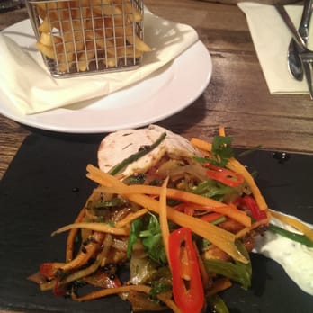 Strata - Superb chicken kebab with pitta, dip and fries. - Pubs Near Me - Glasgow, GLG Strata - Superb chicken kebab with pitta, dip and fries. - Pubs Near Me - Glasgow, GLG