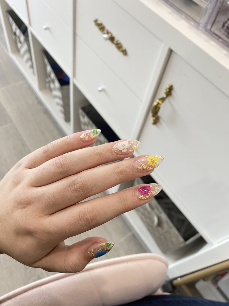 Roza Nails Image