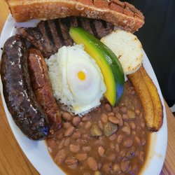 El Rinconcito Paisa 3 - Bandeja Paisa