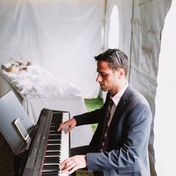 Blue Dot Jazz Troupe - Andy at wedding cocktail hour