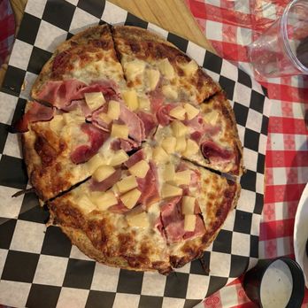 Woodstone Pizzeria - Pizza Near Me - Bakersfield, California