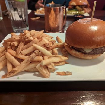 The Den Cape Cod - Burger - American Near Me - Dennis Port, Massachusetts