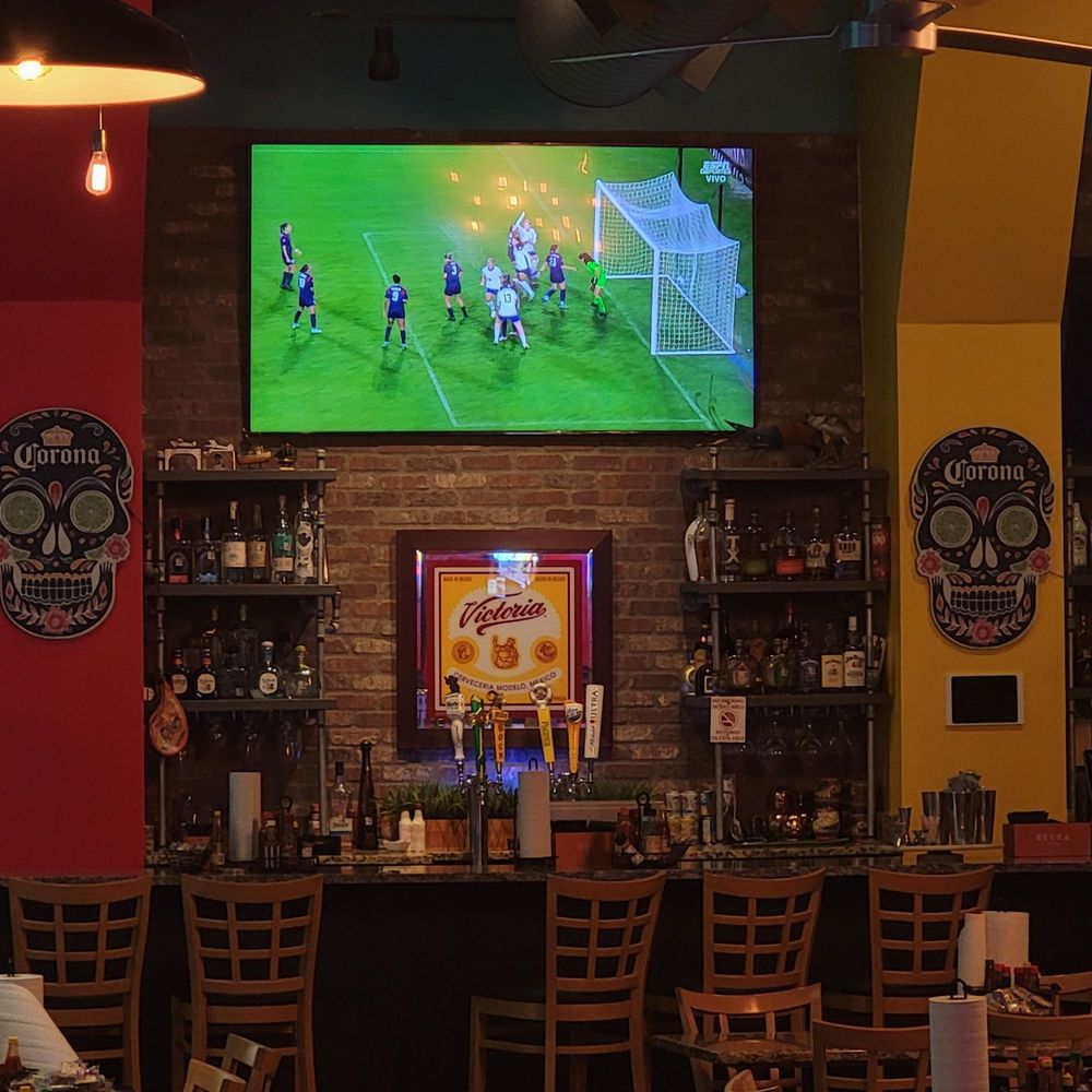 Fish N Tails Oyster Bar - Full bar, many big screens - Bars Near Me - Rowlett, Texas Fish N Tails Oyster Bar - Full bar, many big screens - Bars Near Me - Rowlett, Texas