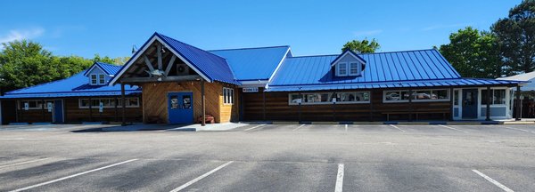 Harpoon Larry's Fish House & Oyster Bar by null
