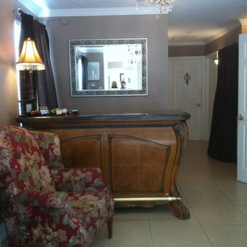 Bloom Wellness - Waiting area - Skin Care Near Me - Tarzana, California