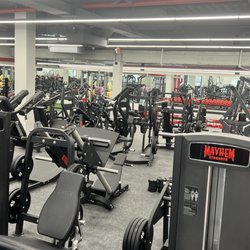 Firehouse Fitness - Large free weight area with powerlifting section