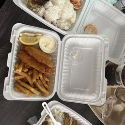 Kalbi, meat Jun, fish and chips all bad tasting even the soda needs carbonation taste like all syrup. Kalbi, meat Jun, fish and chips all bad tasting even the soda needs carbonation taste like all syrup.
