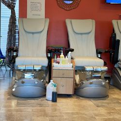 Nail V. Angel - Nice massage chair