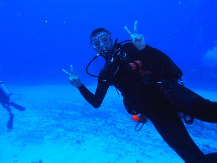 Rena's Scuba School & Travel Logo