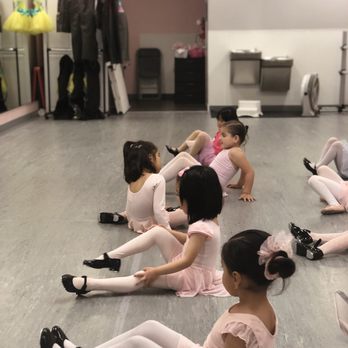 Tippi Toes - Little ones doing some tap dance - Kids Activities Near Me Tippi Toes - Little ones doing some tap dance - Kids Activities Near Me
