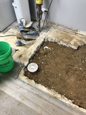 Sommer The Plumber Logo