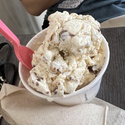 Baskin-Robbins - Reeses Peanut Butter Cup