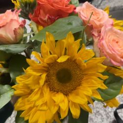 Sissy's Floral & Gifts - Another photo of what she got. No yellow pitcher and the flowers were already dying.