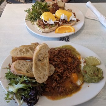 Huevos Gourmet - Huevos rancheros and mexican eggs Benedict - Mexican Near Me - Mississauga, Ontario