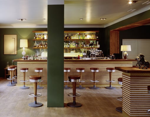 Pauly Bar by null